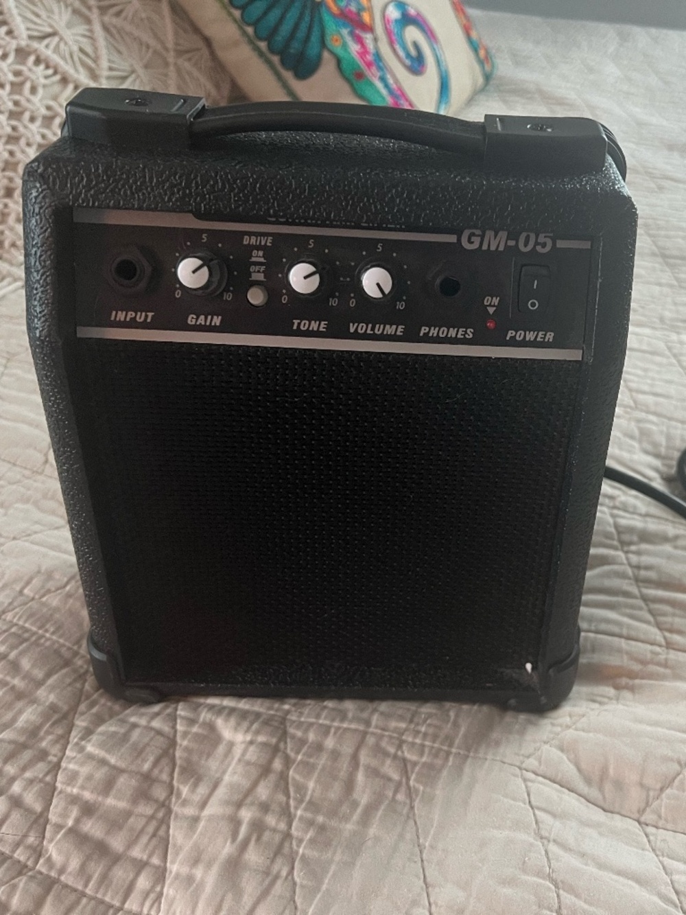 GM -05 Compact Guitar Amplifier, NEW (never used)